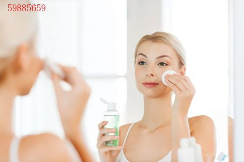 卸妆油卸妆水哪个危害大？什么牌子的卸妆水适合所有肤质？
